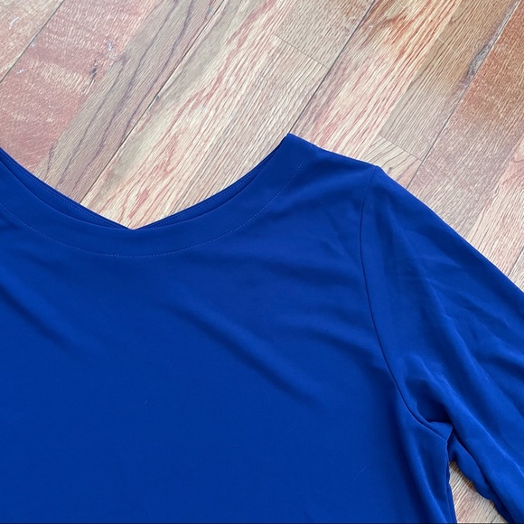 uniqlo blue flare top 3/4 sleeves - Picture 2 of 3